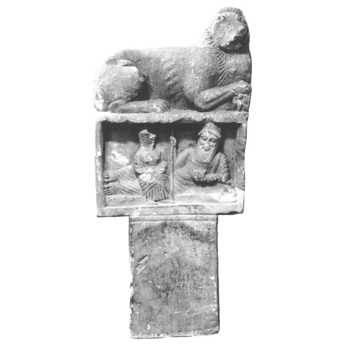 Grave relief with funerary banquet scene, unknown provenance (Second quarter of the 5th century BC). Cyprus Museum, Nicosia, C235. © Department of Antiquities (photograph: Department of Antiquities)